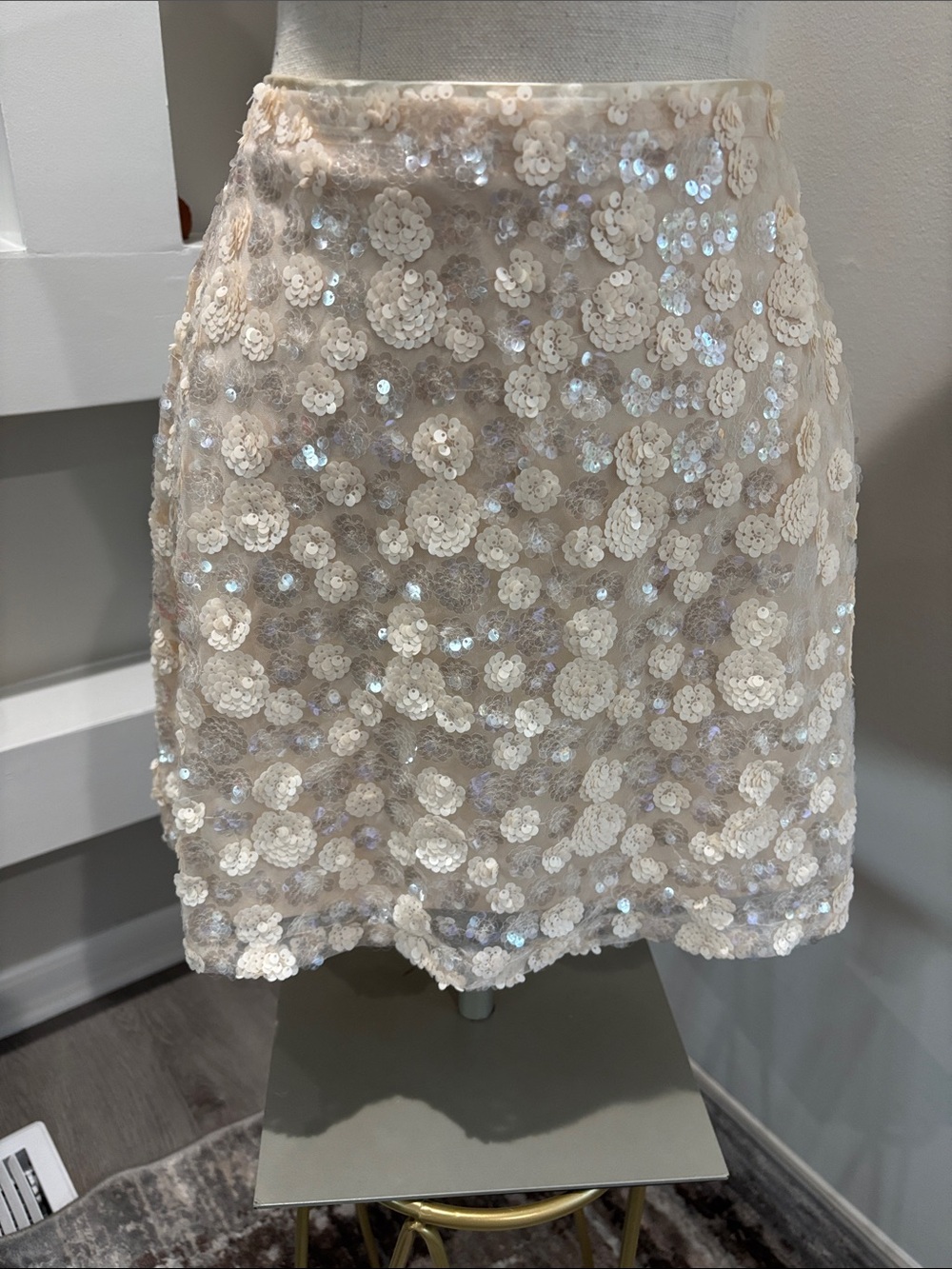 Francesca's Collections Ivory Sequin Floral Mini Skirt